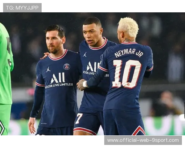 梅西更衣室内贴心举动被队友大赞，领袖气质尽显